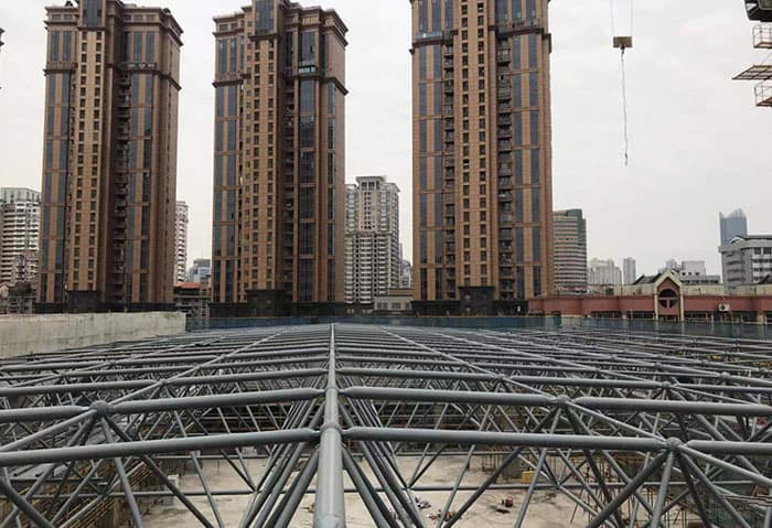 果洛螺栓球网架结构